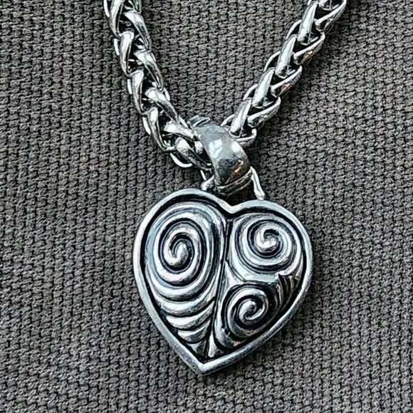 Etsy Vintage Silver Tone Floating Heart Necklace - Picture 10 of 16